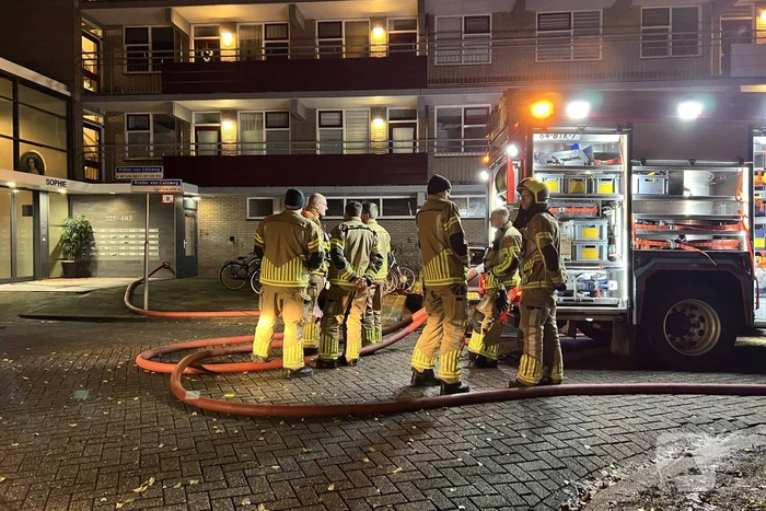 Veel rookontwikkeling bij grote brand in flatwoning