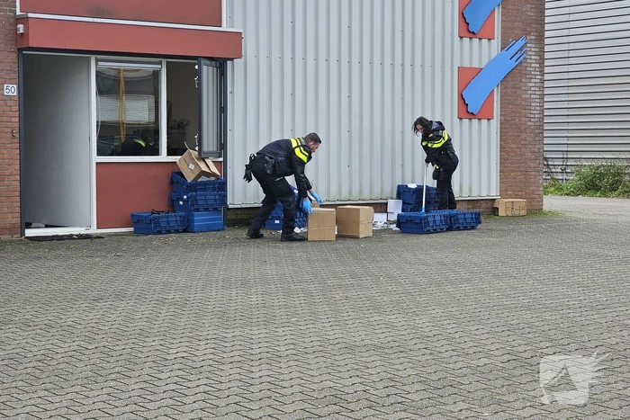 Ravage bij mogelijke bedrijfs inbraak