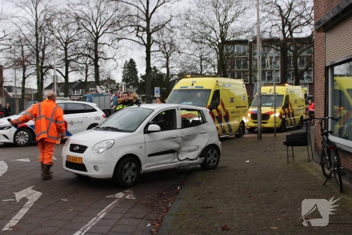 Gewonde en schade bij aanrijding