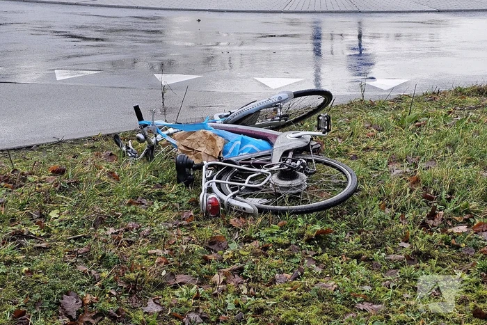 Fietser aangereden op rotonde