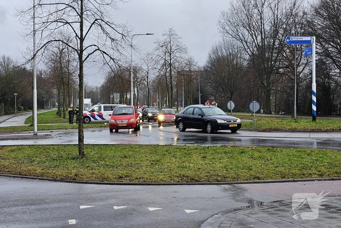 Fietser aangereden op rotonde