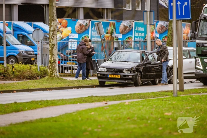 Flinke schade bij aanrijding op industrieterrein De Isselt