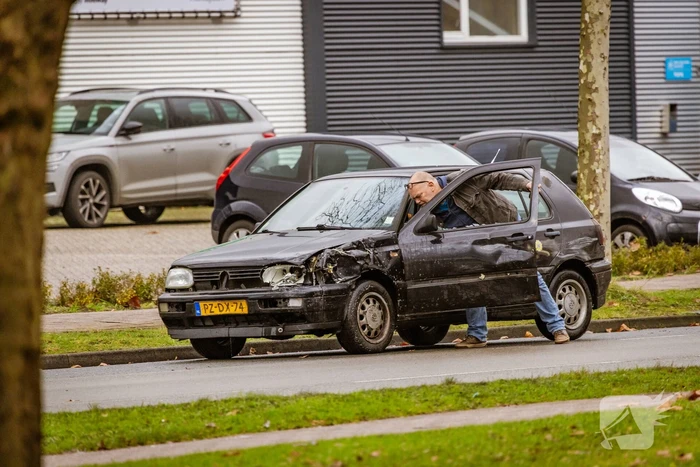 Flinke schade bij aanrijding op industrieterrein De Isselt