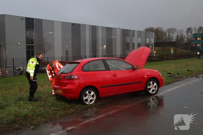 Dure BMW zwaar beschadigd na aanrijding