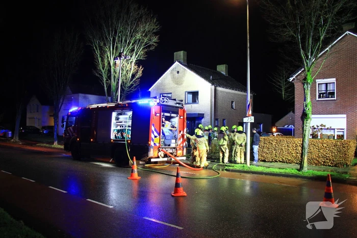 Brandweer ingezet voor uitslaande woningbrand