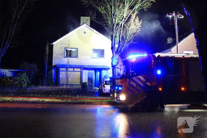 Brandweer ingezet voor uitslaande woningbrand