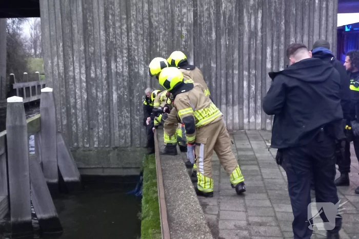Hulpdiensten ingezet voor persoon te water