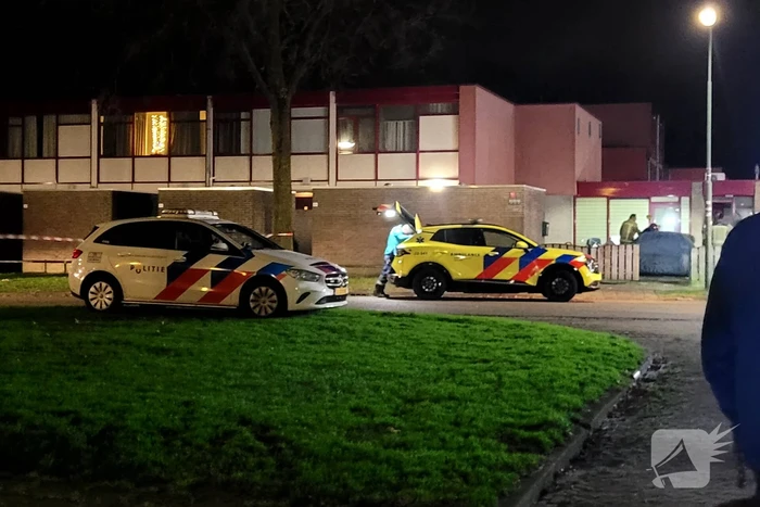 Brandweer redt persoon uit brandende woning