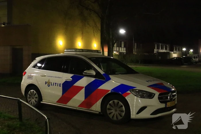 Brandweer redt persoon uit brandende woning