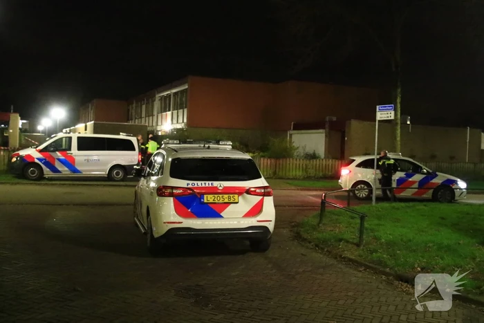 Brandweer redt persoon uit brandende woning