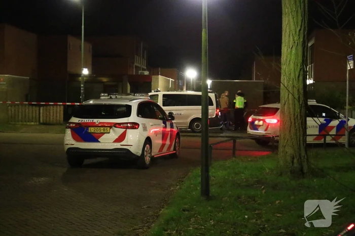 Brandweer redt persoon uit brandende woning