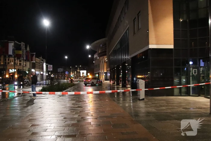 Brandweer ingezet voor loshangende verlichting