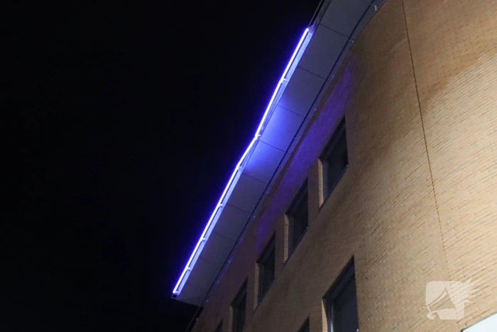 Brandweer ingezet voor loshangende verlichting