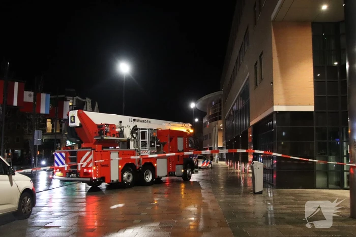 Brandweer ingezet voor loshangende verlichting