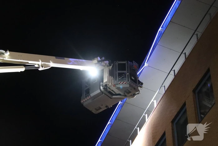 Brandweer ingezet voor loshangende verlichting