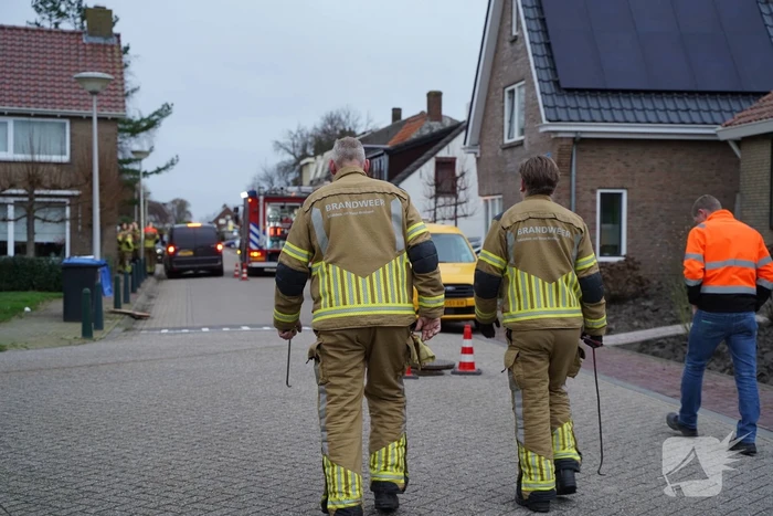 Brandweer doet onderzoek naar benzinelucht in meerdere woningen