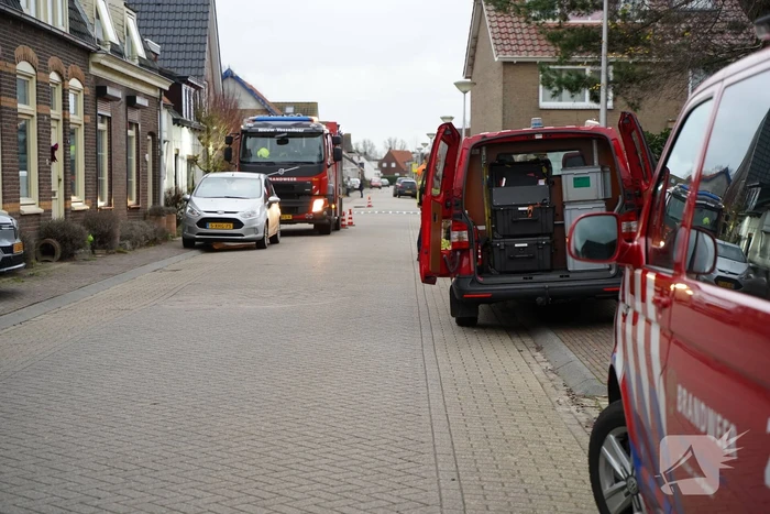 Brandweer doet onderzoek naar benzinelucht in meerdere woningen
