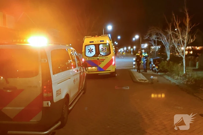 Maaltijdbezorger gewond bij botsing met paal