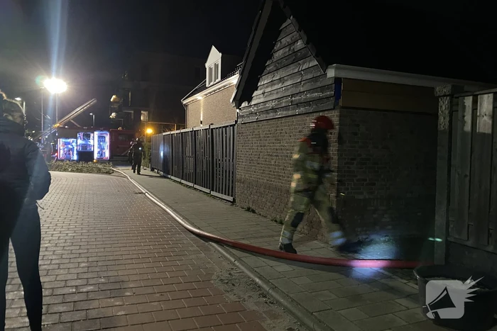 Flinke rookontwikkeling bij brand in schuur