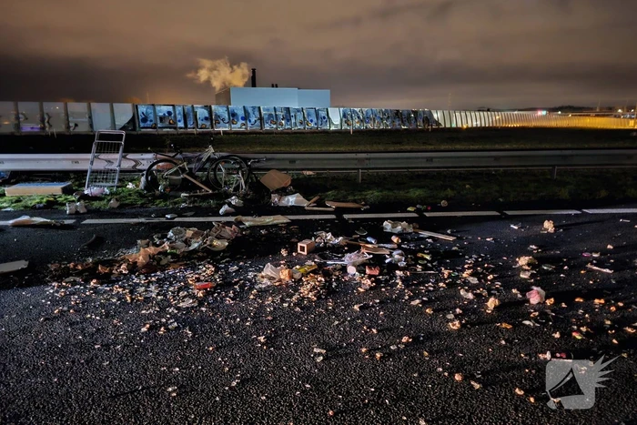 Ravage op snelweg door ongeval met caravan