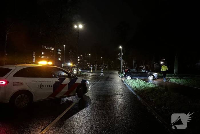 Automobilist rijdt auto kapot op bussluis