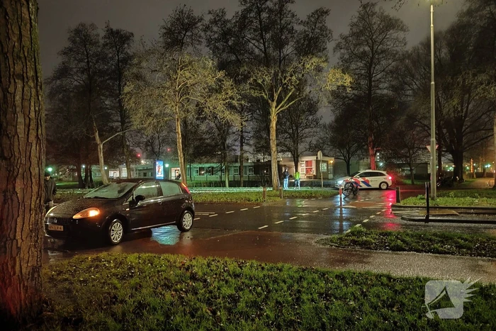 Automobilist rijdt auto kapot op bussluis
