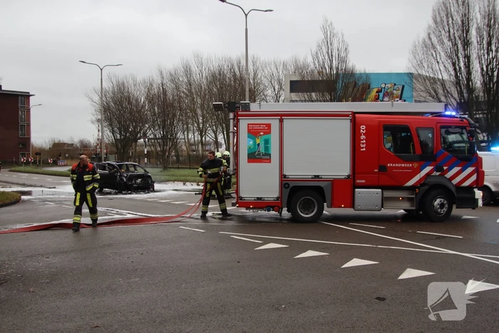 Auto volledig uitgebrand
