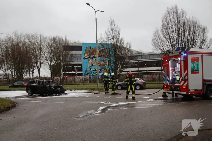 Auto volledig uitgebrand