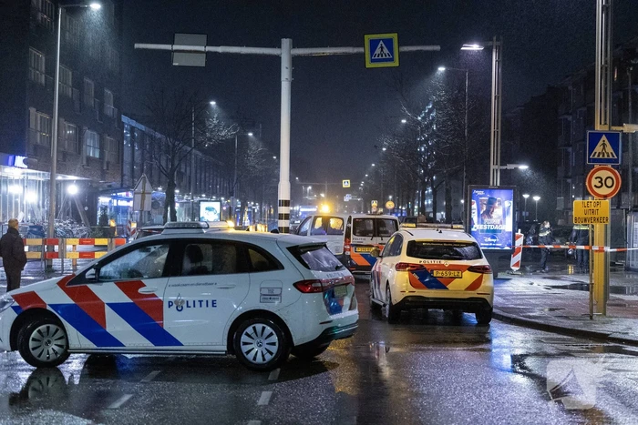 Veel schade door plofkraak bij geldautomaat