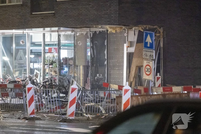 Veel schade door plofkraak bij geldautomaat