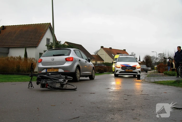 Fietser ernstig gewond bij aanrijding met personenauto