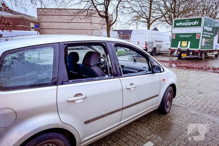 Gesloopte personenwagen aangetroffen