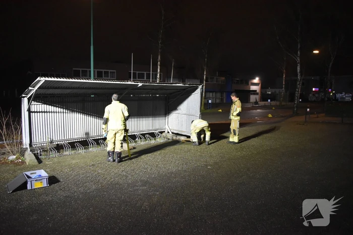 Fietshok dreigt weg te waaien