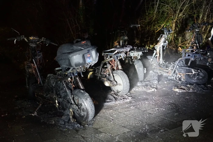 Meerdere deelscooters uitgebrand