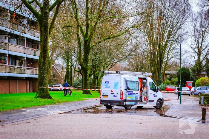 Straat afgesloten door waterleidingbreuk