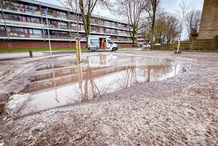 Straat afgesloten door waterleidingbreuk