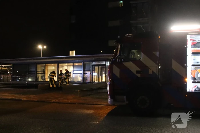 Zoektocht naar vastzittend persoon in bedrijfspand