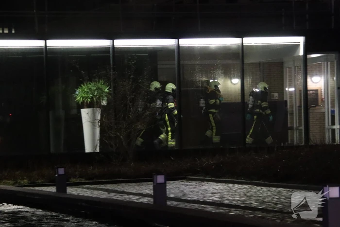 Zoektocht naar vastzittend persoon in bedrijfspand
