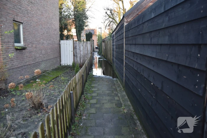 Meerdere garageboxen onderwater door hevige regenval