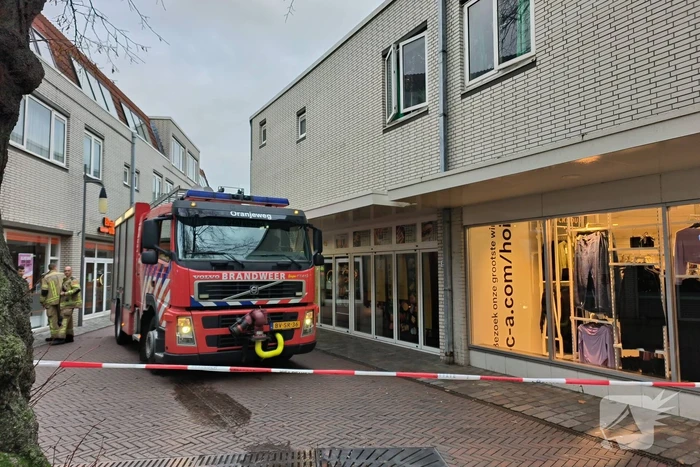 Brandweer onderzoekt brandmelding in pand