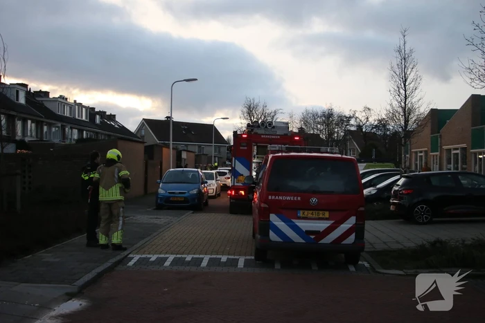 Flinke rookontwikkeling door brand na kortsluiting in koelkast