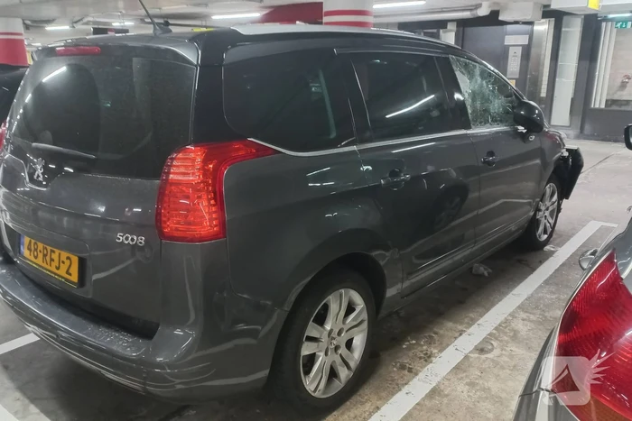Brandweer ingezet voor vreemde lucht in parkeergarage