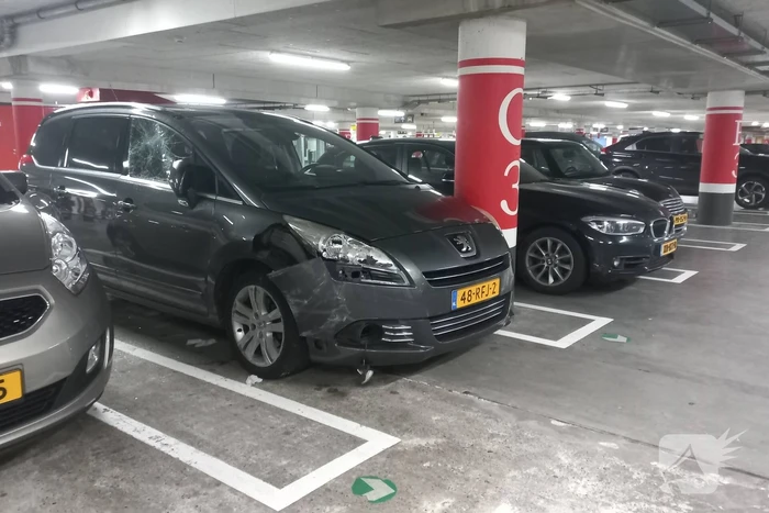 Brandweer ingezet voor vreemde lucht in parkeergarage