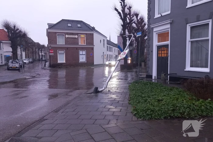 Brandweer ingezet voor vreemde lucht in parkeergarage