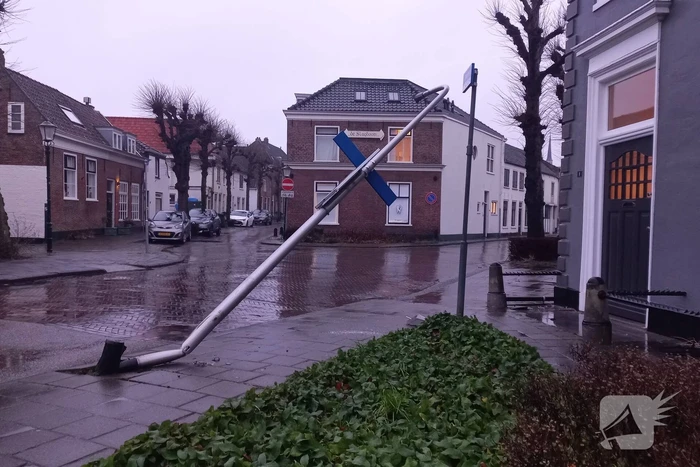 Brandweer ingezet voor vreemde lucht in parkeergarage