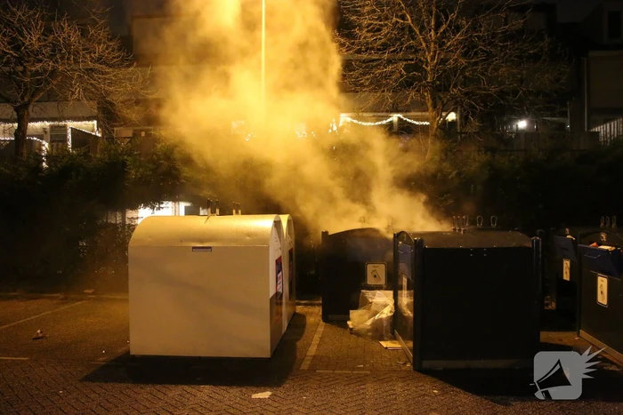Papiercontainer in brand