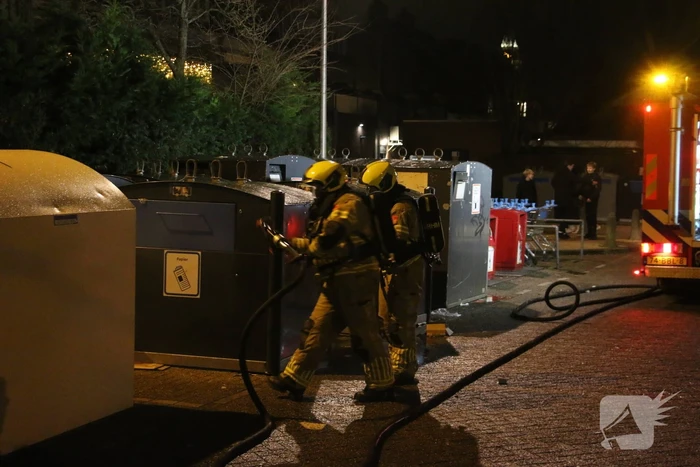 Papiercontainer in brand