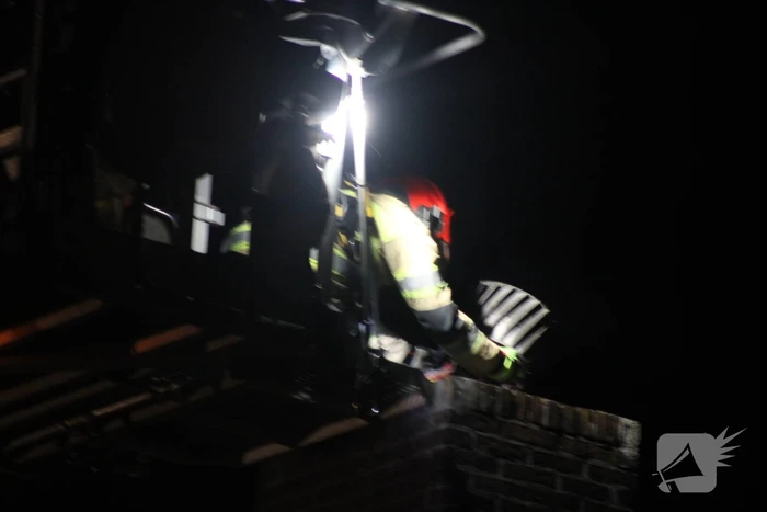 Brand in schoorsteen van vrijstaande woning