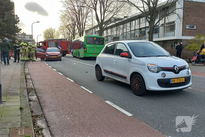Gewonde bij ongeval tussen twee voertuigen