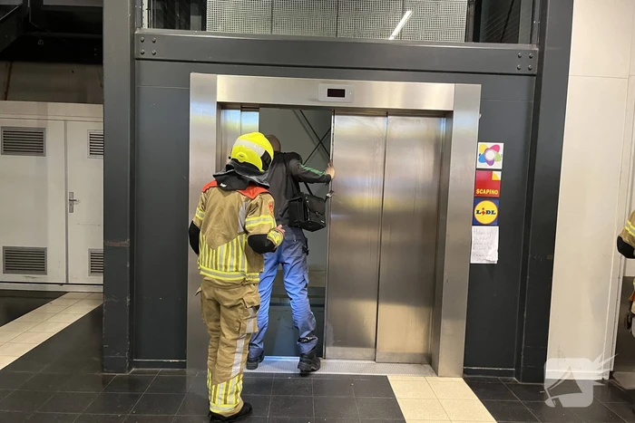 Onderzoek naar rookontwikkeling bij winkelcentrum